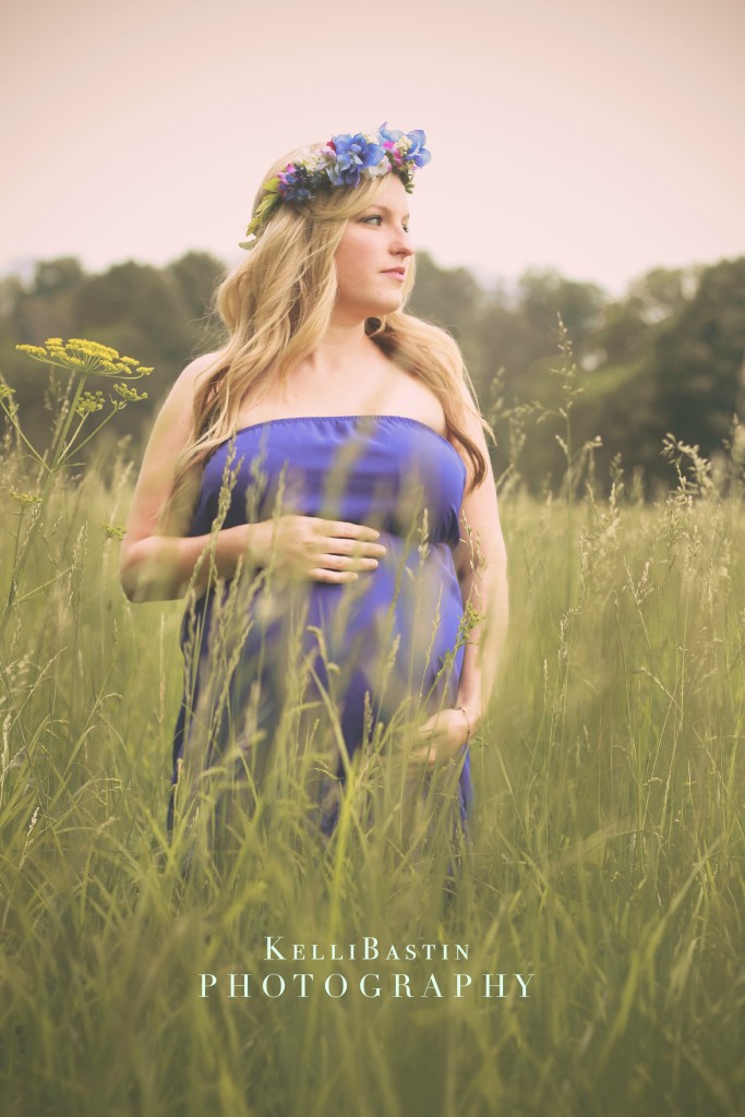 maternity photo, maternity pictures, pregnant photos, boho photo shoot, flower crown, maternity