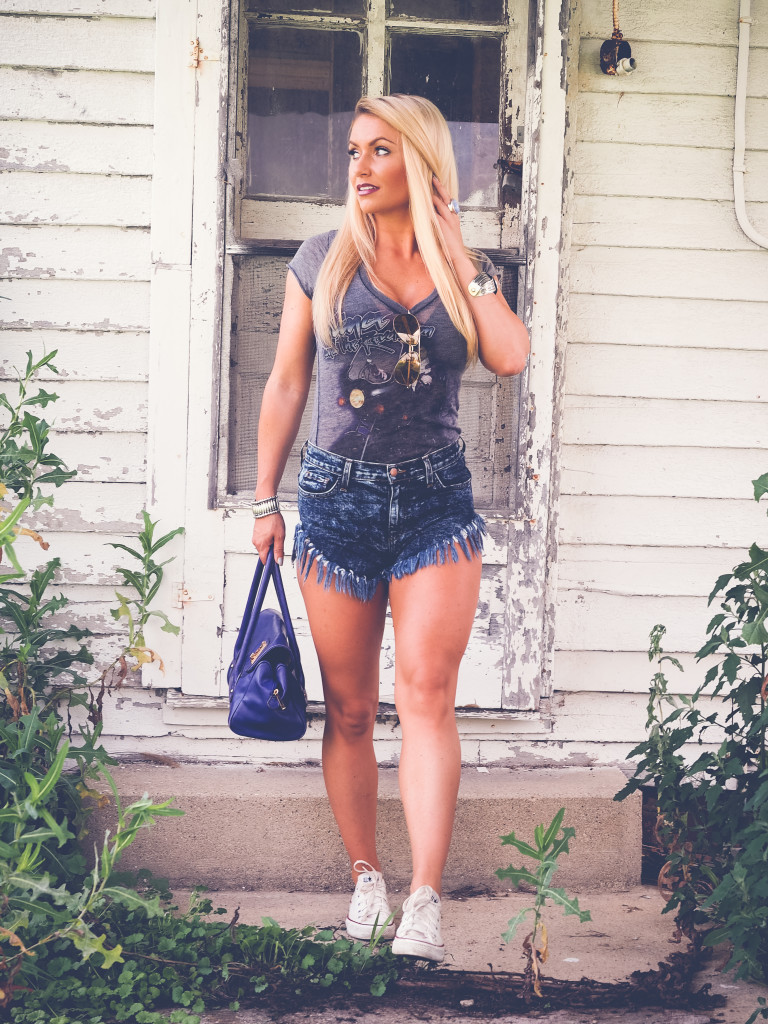 graphic tee, cut offs, midwest blogger, indy blogger, indy style, style blogger, what i wore