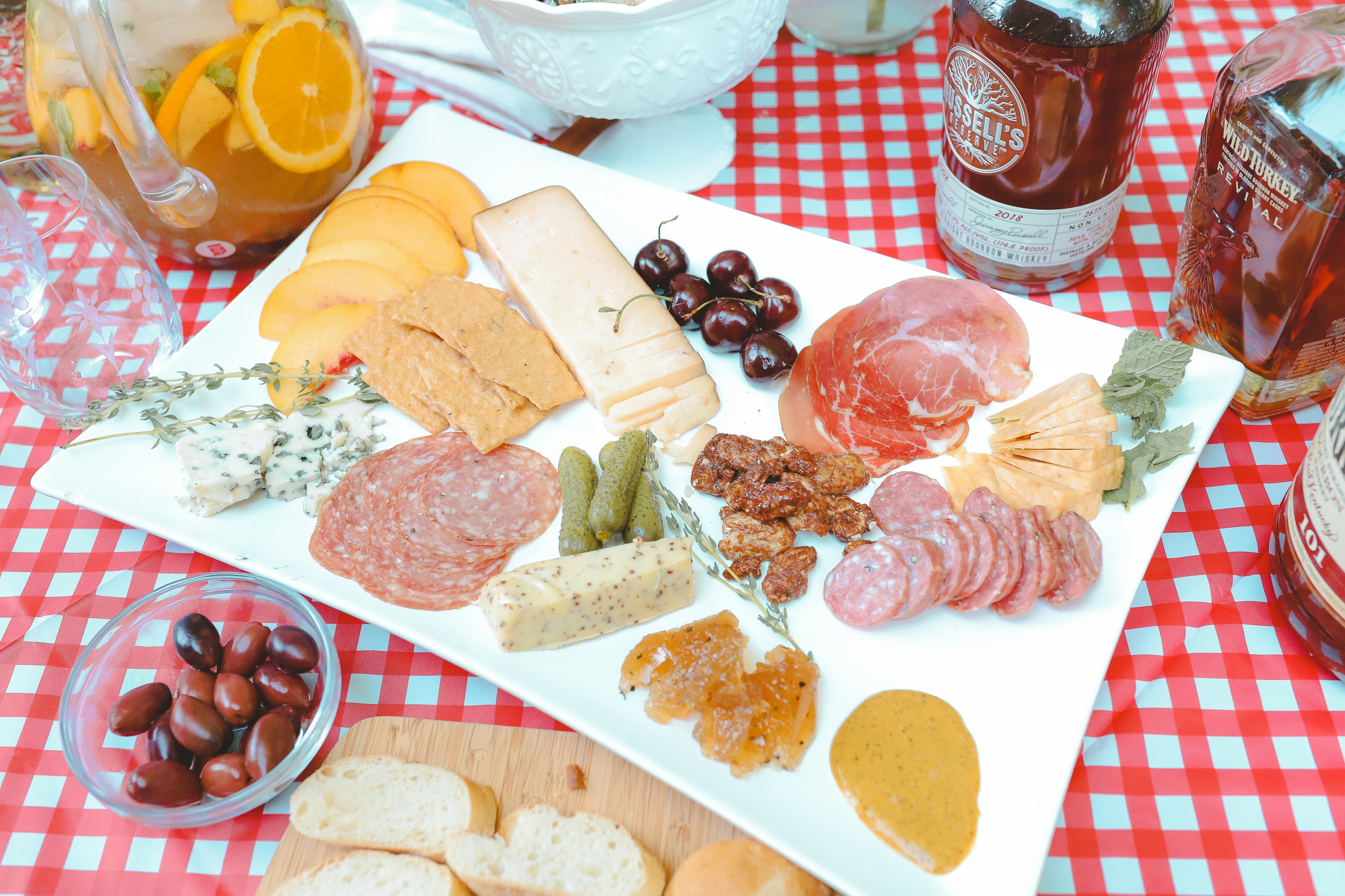 How to make a killer Charcuterie and Cheeseboard